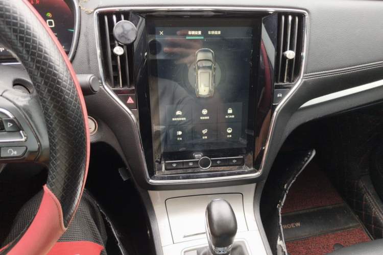 Used Roewe RX5 New Energy 2017 eRX5 50T Hybrid Connected Prestige Flagship Edition Audio And AC Panel