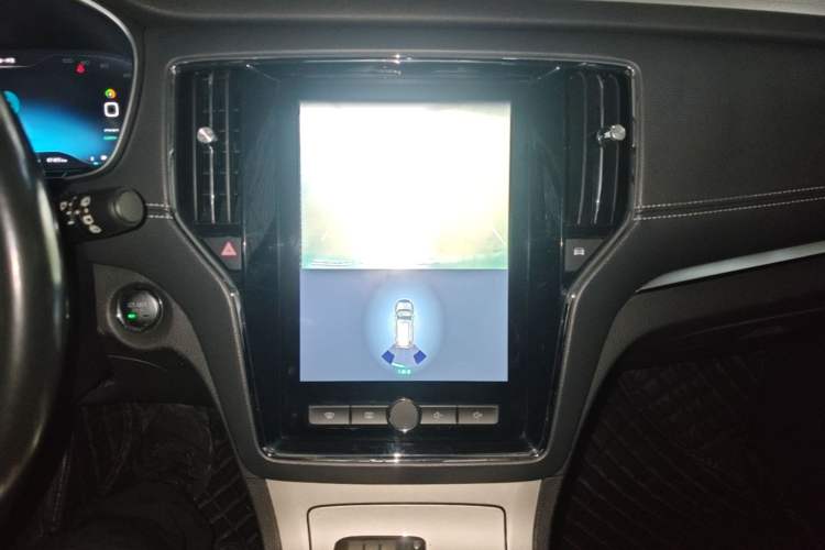 Used Roewe RX5 New Energy 2017 eRX5 50T Hybrid Connected Prestige Flagship Edition Audio And AC Panel
