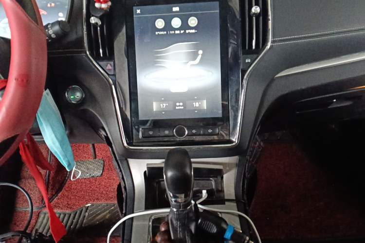 Used Roewe RX5 New Energy 2017 eRX5 50T Hybrid Connected Prestige Flagship Edition Audio And AC Panel