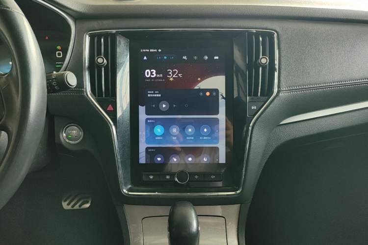 Used Roewe RX5 New Energy 2017 eRX5 50T Hybrid Connected Prestige Flagship Edition Audio And AC Panel