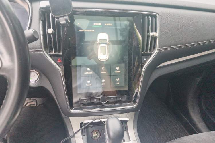 Used Roewe RX5 New Energy 2017 eRX5 50T Hybrid Connected Prestige Flagship Edition Audio And AC Panel