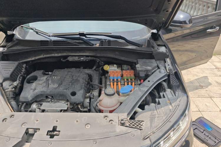 Used Roewe RX5 New Energy 2017 eRX5 50T Hybrid Connected Prestige Flagship Edition Engine Bay Left