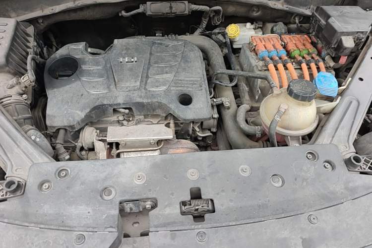 Used Roewe RX5 New Energy 2017 eRX5 50T Hybrid Connected Prestige Flagship Edition Engine Bay