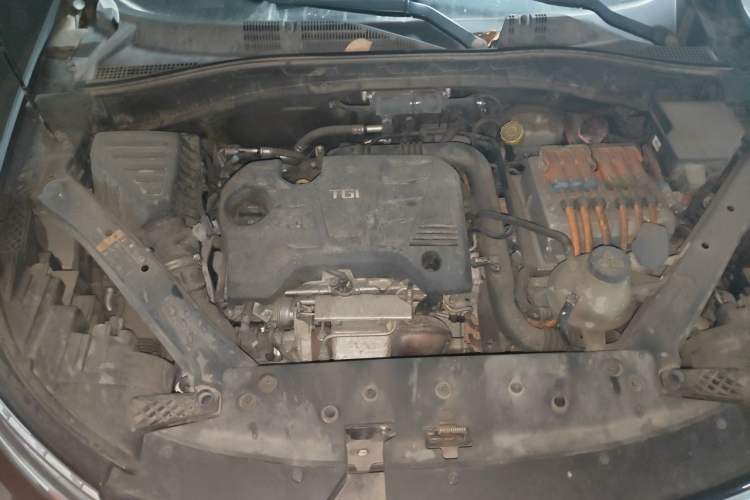 Used Roewe RX5 New Energy 2017 eRX5 50T Hybrid Connected Prestige Flagship Edition Engine Bay