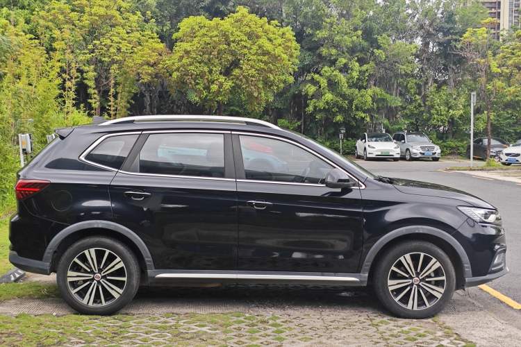 Used Roewe RX5 New Energy 2017 eRX5 50T Hybrid Connected Prestige Flagship Edition Exterior 5