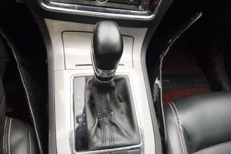 Used Roewe RX5 New Energy 2017 eRX5 50T Hybrid Connected Prestige Flagship Edition Gear Lever