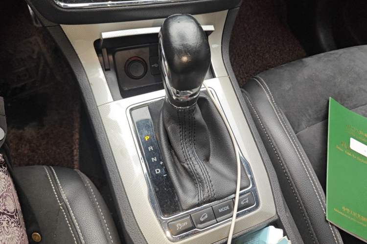 Used Roewe RX5 New Energy 2017 eRX5 50T Hybrid Connected Prestige Flagship Edition Gear Lever