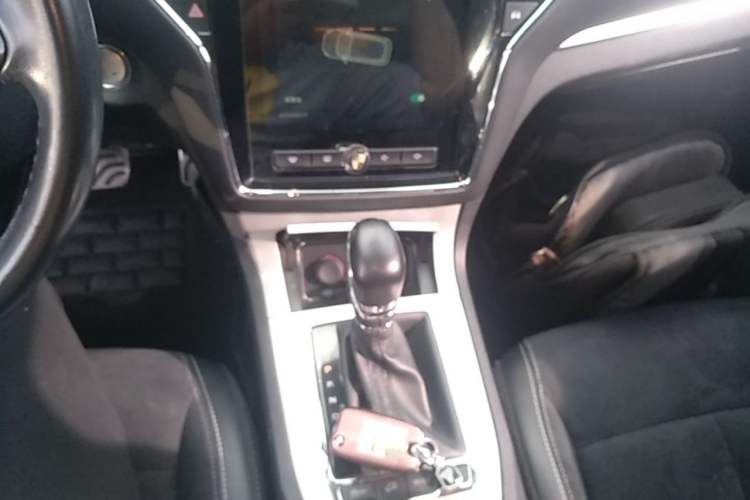 Used Roewe RX5 New Energy 2017 eRX5 50T Hybrid Connected Prestige Flagship Edition Gear Lever