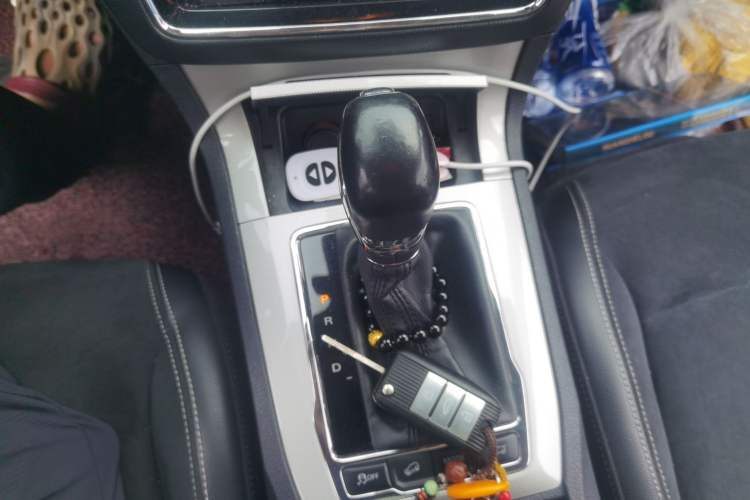 Used Roewe RX5 New Energy 2017 eRX5 50T Hybrid Connected Prestige Flagship Edition Gear Lever