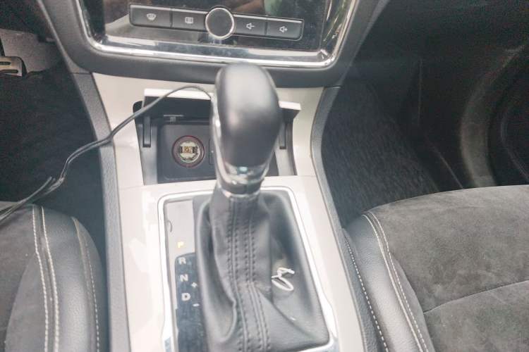 Used Roewe RX5 New Energy 2017 eRX5 50T Hybrid Connected Prestige Flagship Edition Gear Lever