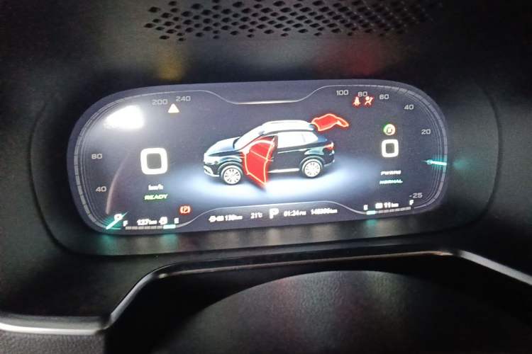 Used Roewe RX5 New Energy 2017 eRX5 50T Hybrid Connected Prestige Flagship Edition Instrument Cluster