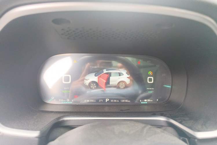 Used Roewe RX5 New Energy 2017 eRX5 50T Hybrid Connected Prestige Flagship Edition Instrument Cluster