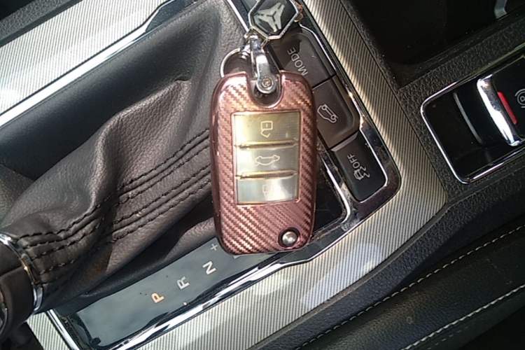 Used Roewe RX5 New Energy 2017 eRX5 50T Hybrid Connected Prestige Flagship Edition Interior 1