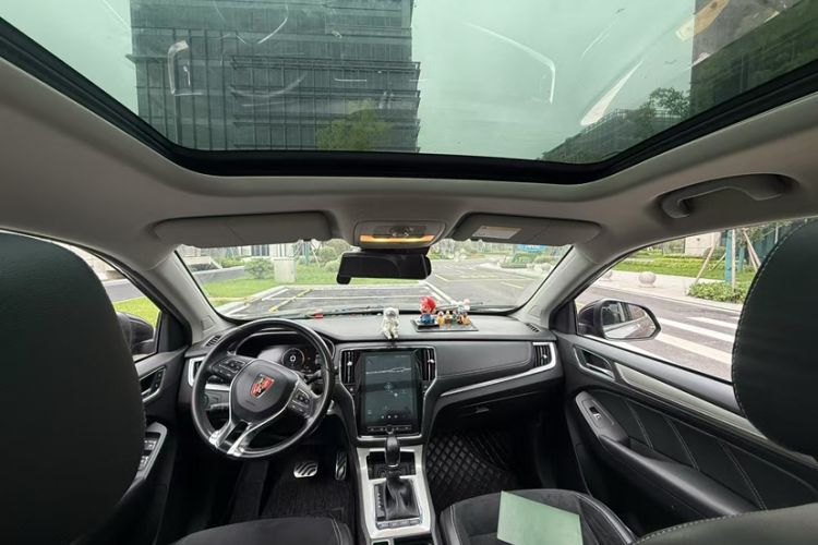 Used Roewe RX5 New Energy 2017 eRX5 50T Hybrid Connected Prestige Flagship Edition Interior 3