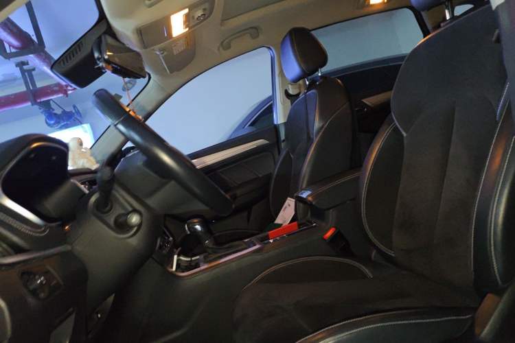 Used Roewe RX5 New Energy 2017 eRX5 50T Hybrid Connected Prestige Flagship Edition Left Front Seat