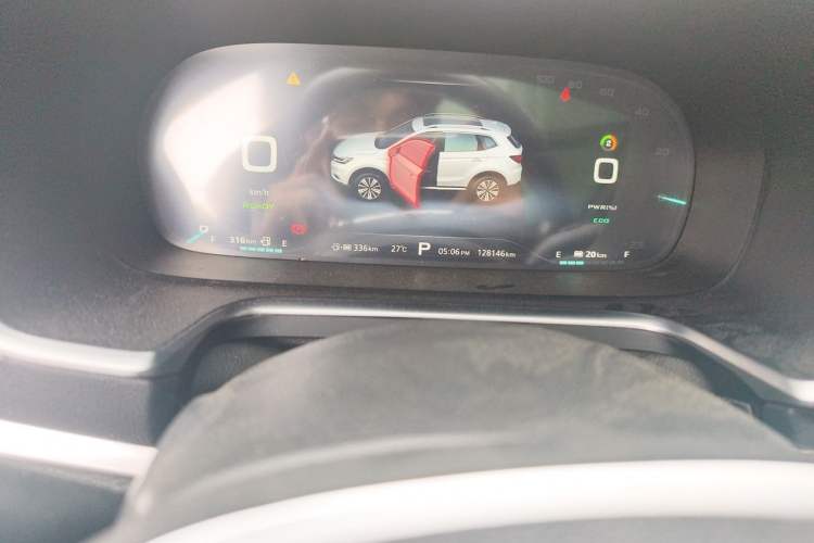 Used Roewe RX5 New Energy 2017 eRX5 50T Hybrid Connected Prestige Flagship Edition Odometer Close Up