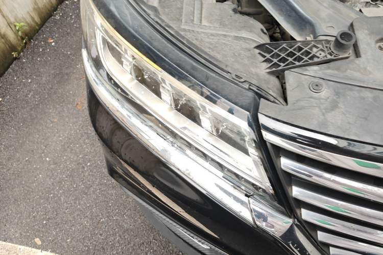 Used Roewe RX5 New Energy 2017 eRX5 50T Hybrid Connected Prestige Flagship Edition Right Front Headlight