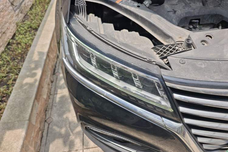 Used Roewe RX5 New Energy 2017 eRX5 50T Hybrid Connected Prestige Flagship Edition Right Front Headlight