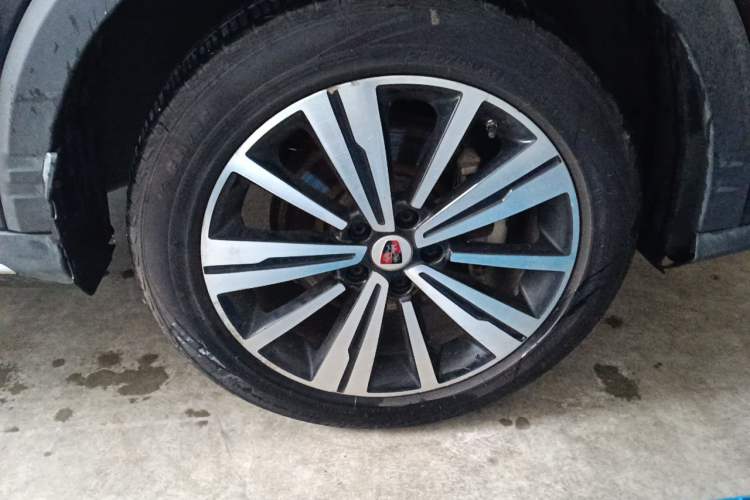 Used Roewe RX5 New Energy 2017 eRX5 50T Hybrid Connected Prestige Flagship Edition Right Front Wheel Hub