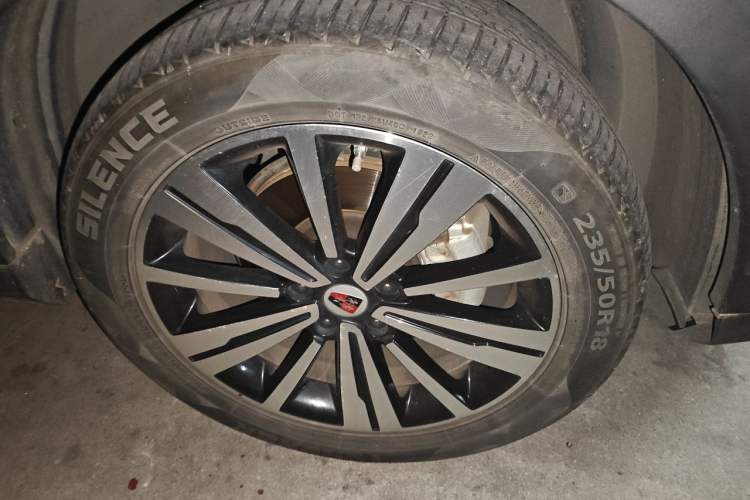 Used Roewe RX5 New Energy 2017 eRX5 50T Hybrid Connected Prestige Flagship Edition Right Front Wheel Hub