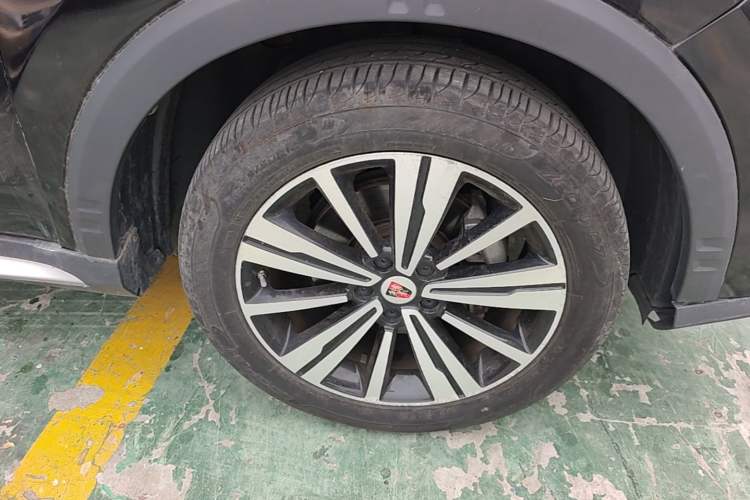 Used Roewe RX5 New Energy 2017 eRX5 50T Hybrid Connected Prestige Flagship Edition Right Front Wheel Hub