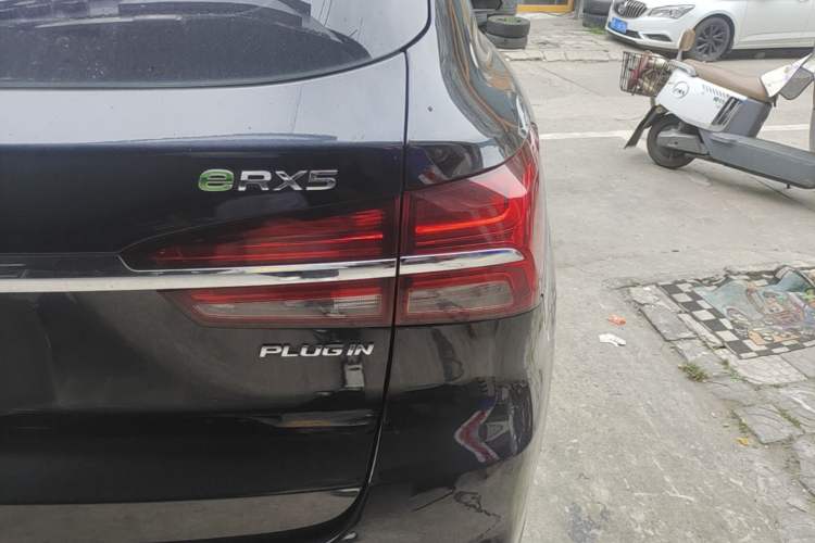 Used Roewe RX5 New Energy 2017 eRX5 50T Hybrid Connected Prestige Flagship Edition Right Rear Taillight