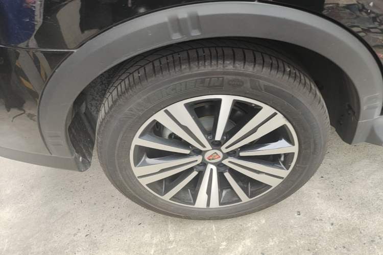 Used Roewe RX5 New Energy 2017 eRX5 50T Hybrid Connected Prestige Flagship Edition Right Rear Wheel Hub