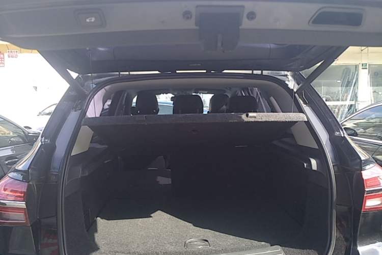 Used Roewe RX5 New Energy 2017 eRX5 50T Hybrid Connected Prestige Flagship Edition Trunk