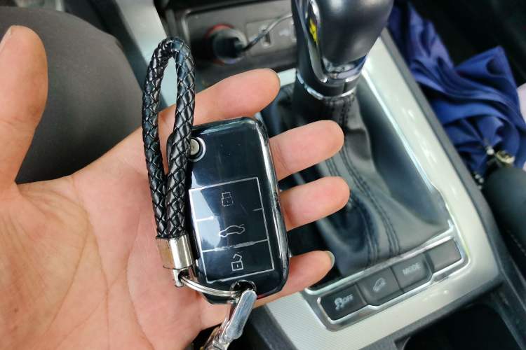 Used Roewe RX5 New Energy 2017 eRX5 50T Hybrid Connected Prestige Flagship Edition Vehicle Key