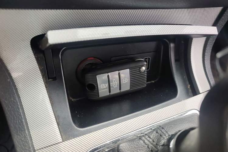 Used Roewe RX5 New Energy 2017 eRX5 50T Hybrid Connected Prestige Flagship Edition Vehicle Key