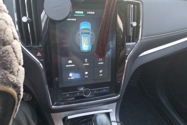 Used Roewe RX5 New Energy 2017 eRX5 50T Hybrid Connected Prestige Flagship Edition Audio And AC Panel