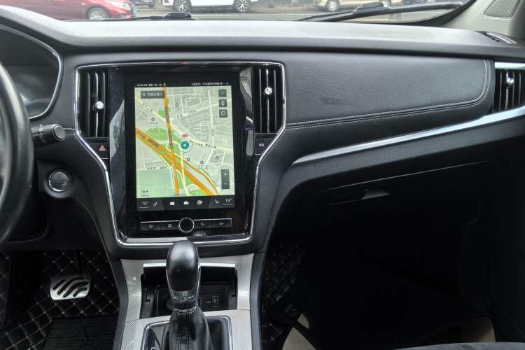 Used Roewe RX5 New Energy 2017 eRX5 50T Hybrid Connected Prestige Flagship Edition Audio And AC Panel