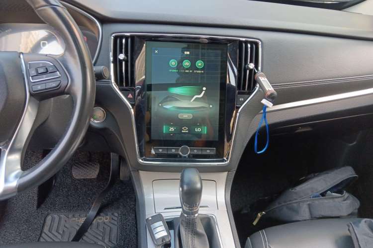 Used Roewe RX5 New Energy 2017 eRX5 50T Hybrid Connected Prestige Flagship Edition Audio And AC Panel
