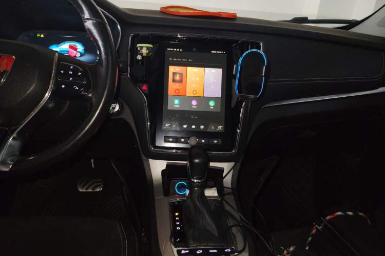 Used Roewe RX5 New Energy 2017 eRX5 50T Hybrid Connected Prestige Flagship Edition Audio And AC Panel