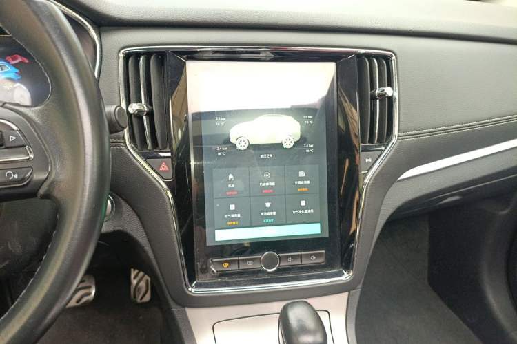 Used Roewe RX5 New Energy 2017 eRX5 50T Hybrid Connected Prestige Flagship Edition Audio And AC Panel