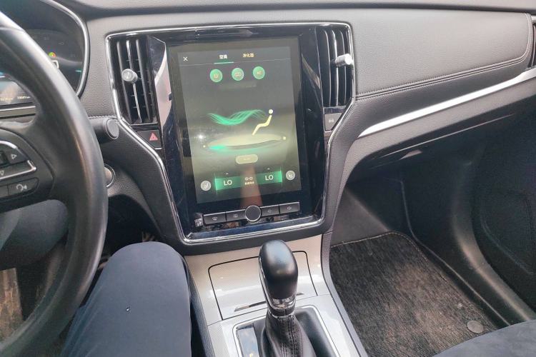 Used Roewe RX5 New Energy 2017 eRX5 50T Hybrid Connected Prestige Flagship Edition Audio And AC Panel