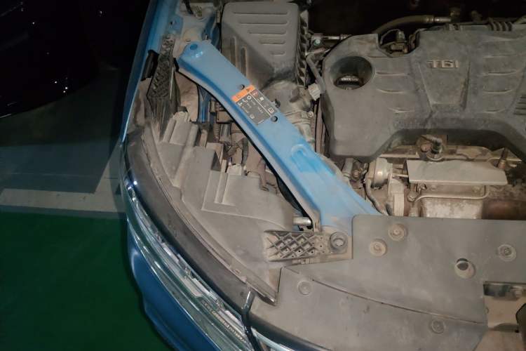 Used Roewe RX5 New Energy 2017 eRX5 50T Hybrid Connected Prestige Flagship Edition Engine Bay Right