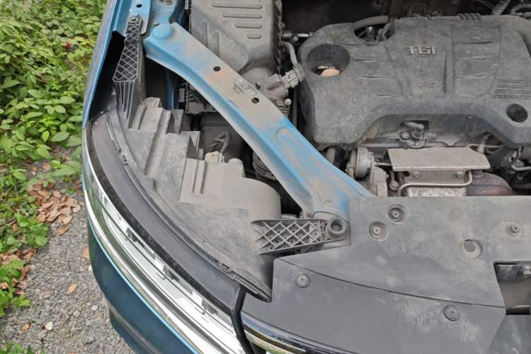 Used Roewe RX5 New Energy 2017 eRX5 50T Hybrid Connected Prestige Flagship Edition Engine Bay Right