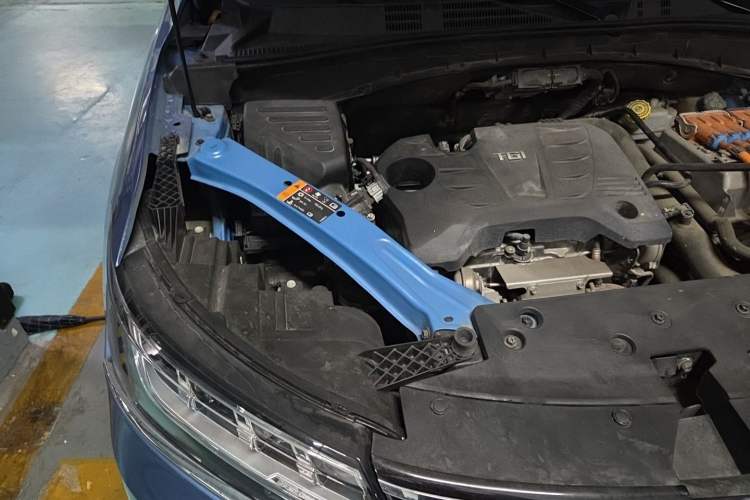 Used Roewe RX5 New Energy 2017 eRX5 50T Hybrid Connected Prestige Flagship Edition Engine Bay Right