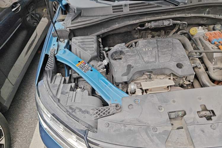 Used Roewe RX5 New Energy 2017 eRX5 50T Hybrid Connected Prestige Flagship Edition Engine Bay Right