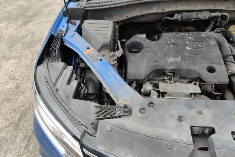 Used Roewe RX5 New Energy 2017 eRX5 50T Hybrid Connected Prestige Flagship Edition Engine Bay Right