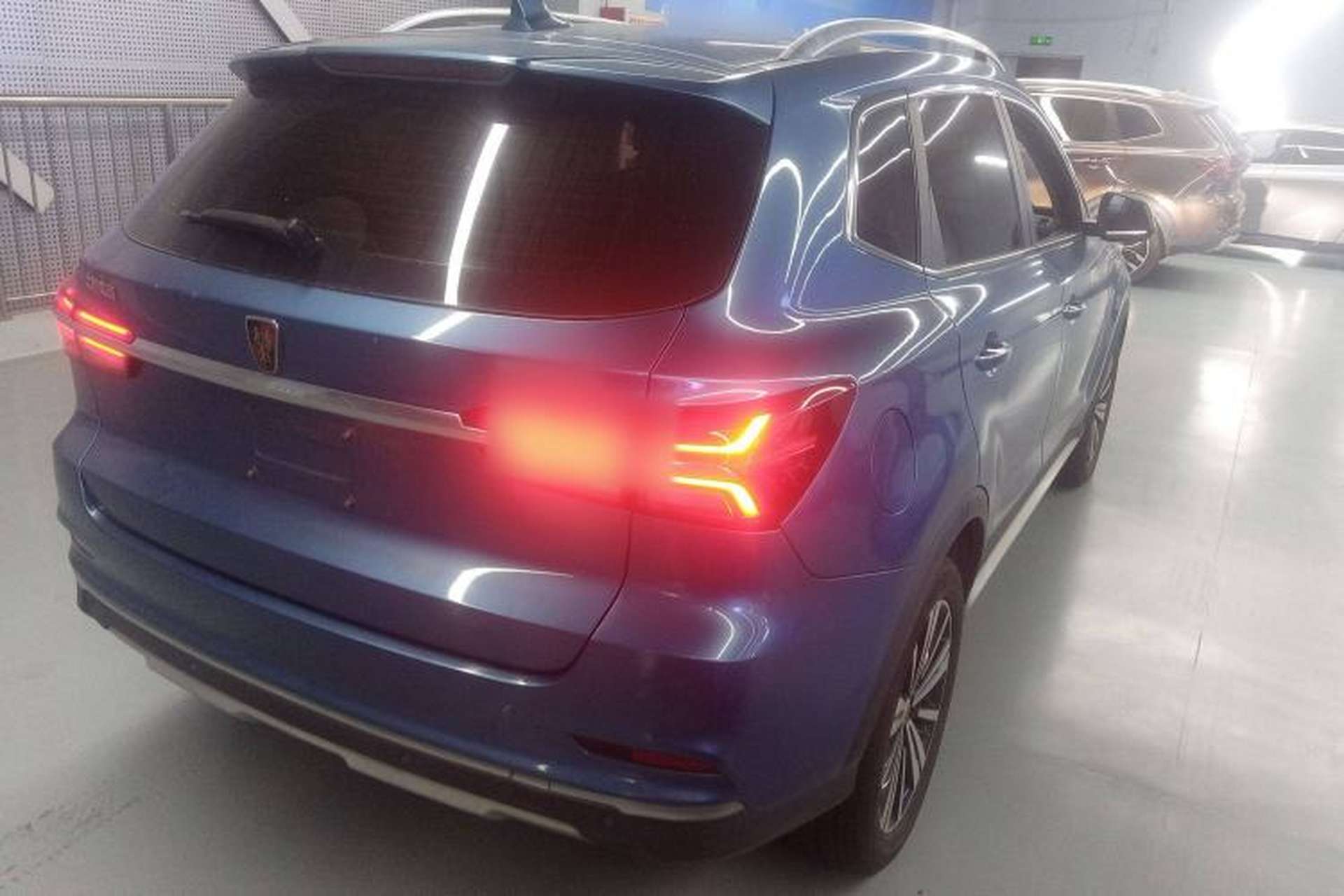 Used Roewe RX5 New Energy 2017 eRX5 50T Hybrid Connected Prestige Flagship Edition Exterior 5
