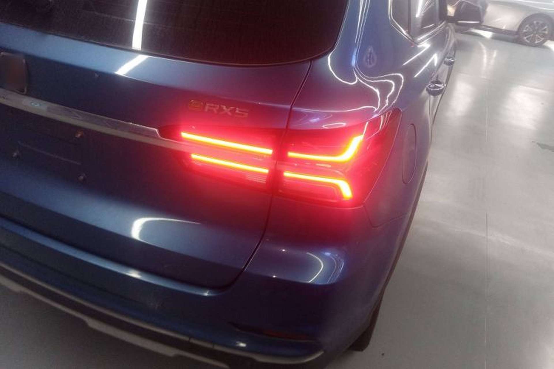 Used Roewe RX5 New Energy 2017 eRX5 50T Hybrid Connected Prestige Flagship Edition Exterior 6