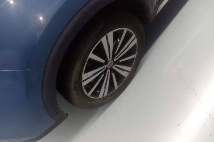 Used Roewe RX5 New Energy 2017 eRX5 50T Hybrid Connected Prestige Flagship Edition Exterior 7
