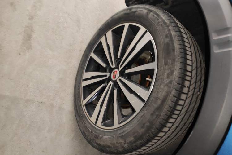 Used Roewe RX5 New Energy 2017 eRX5 50T Hybrid Connected Prestige Flagship Edition Exterior 8