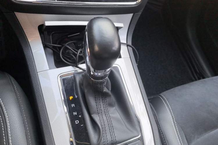 Used Roewe RX5 New Energy 2017 eRX5 50T Hybrid Connected Prestige Flagship Edition Gear Lever