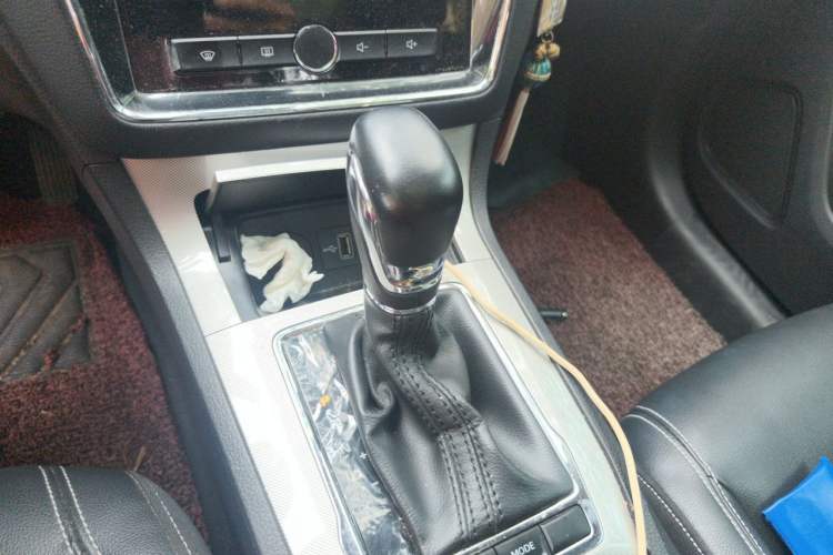 Used Roewe RX5 New Energy 2017 eRX5 50T Hybrid Connected Prestige Flagship Edition Gear Lever