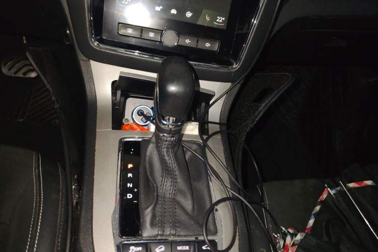 Used Roewe RX5 New Energy 2017 eRX5 50T Hybrid Connected Prestige Flagship Edition Gear Lever