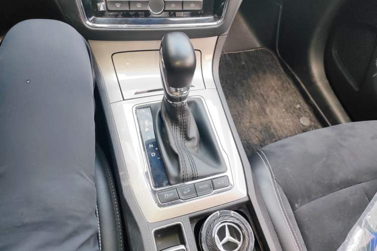 Used Roewe RX5 New Energy 2017 eRX5 50T Hybrid Connected Prestige Flagship Edition Gear Lever