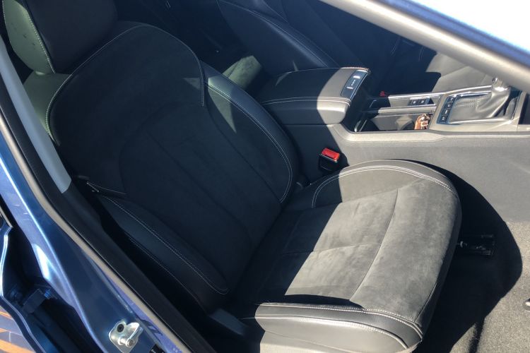 Used Roewe RX5 New Energy 2017 eRX5 50T Hybrid Connected Prestige Flagship Edition Interior 1